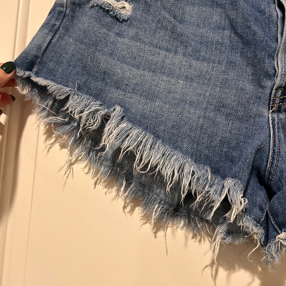 Free People Distressed Denim cut off frayed Shorts - Picture 4 of 12